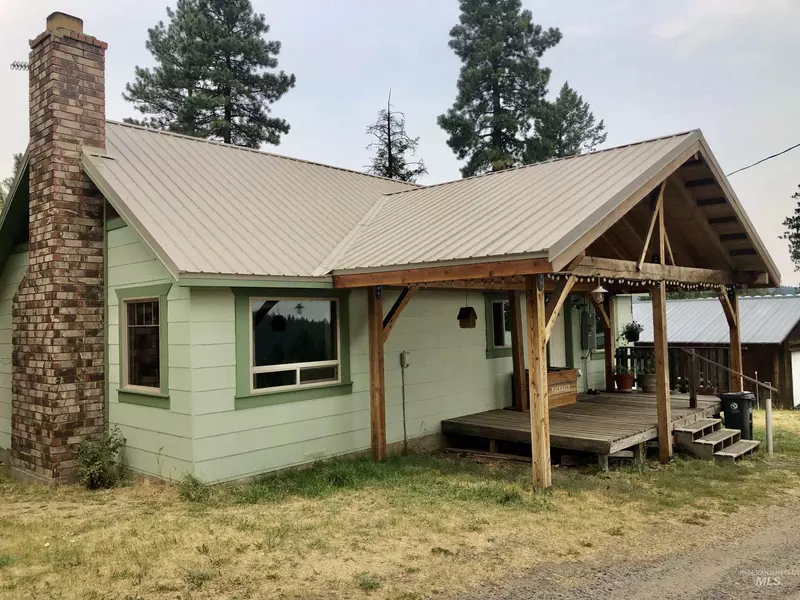 1060 Hall Rd, Viola, ID 83872