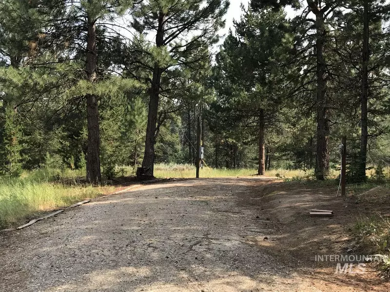 10340 Peterson Loop, Cascade, ID 83611-9999