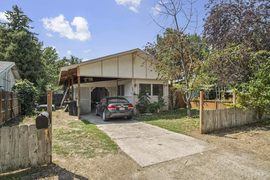 835 W Butterfield St, Weiser, ID 83672