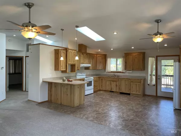 Deary, ID 83823,603 South Avenue