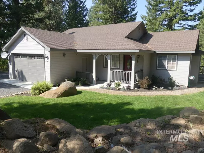 850 Sheila Lane, Mccall, ID 83638