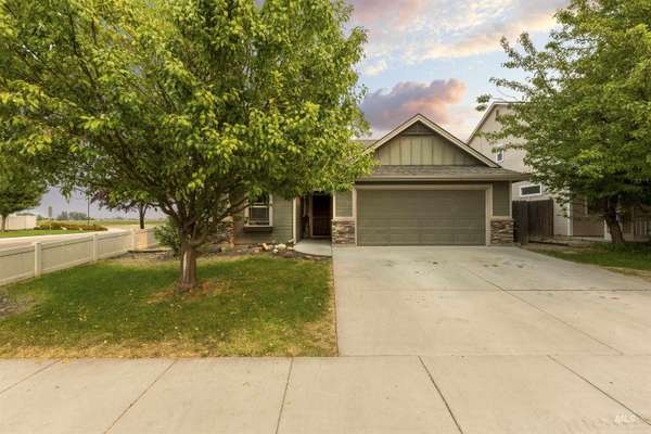 10590 Hackberry Ct, Nampa, ID 83687