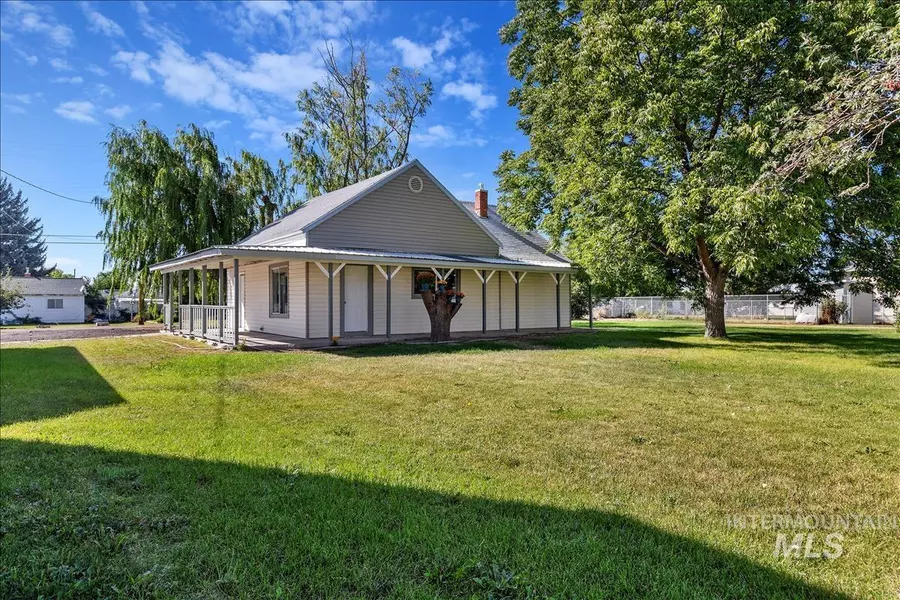 123 W Overland, Hansen, ID 83334