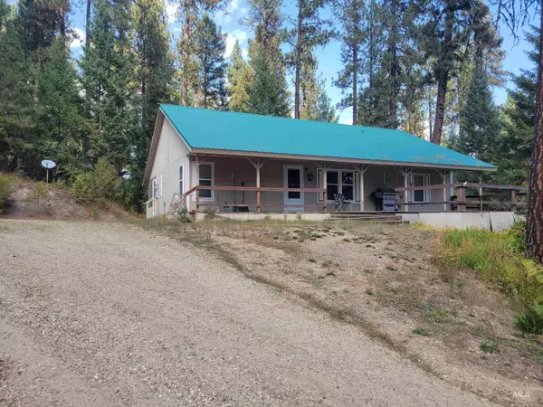 6 Snowflake Dr, Garden Valley, ID 83622