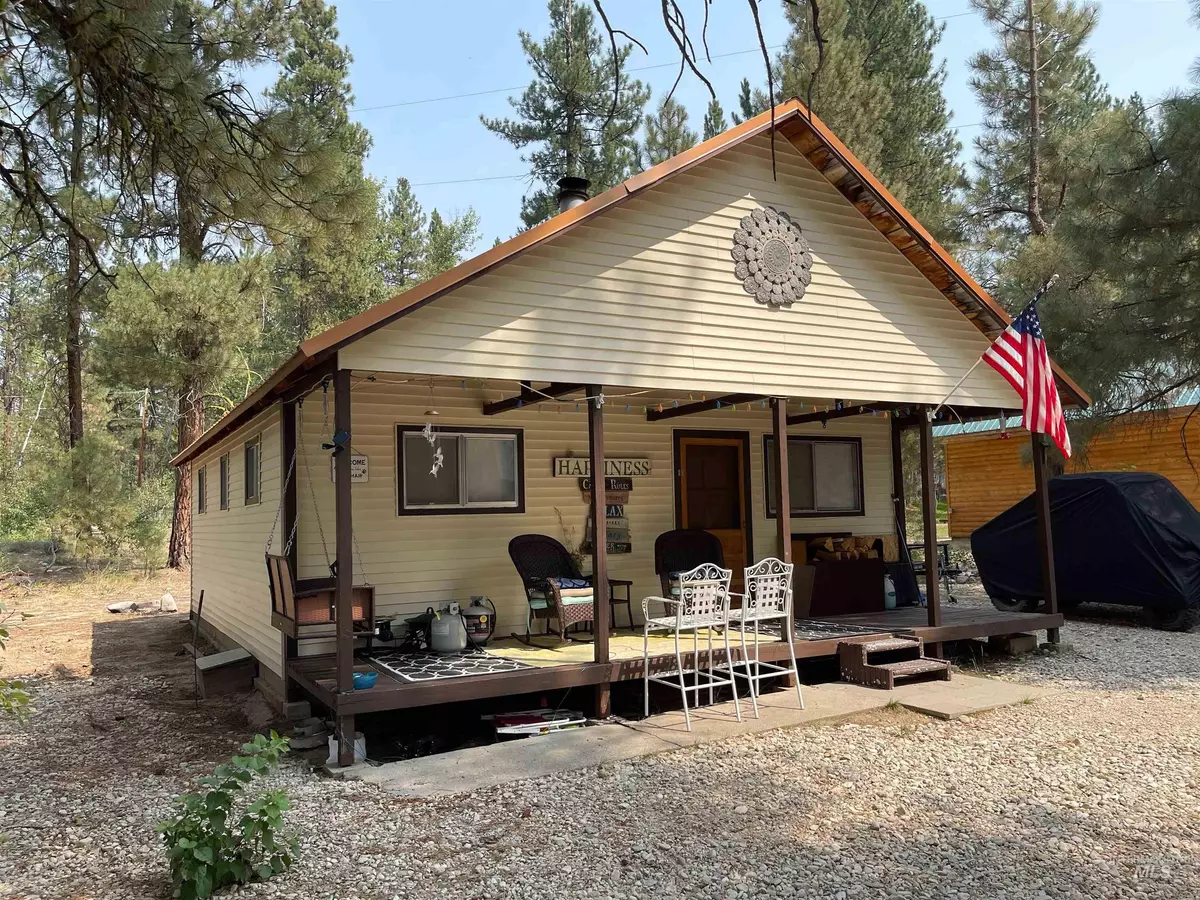 Featherville, ID 83647,1596 E River Dr