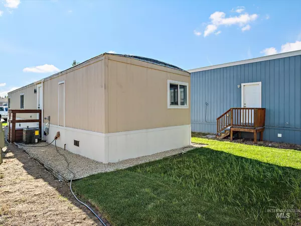 Boise, ID 83704,1181 Fox Ln