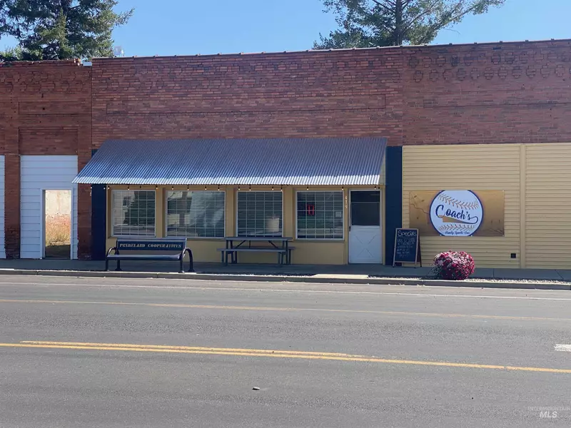 419 Oak St, Nezperce, ID 83543