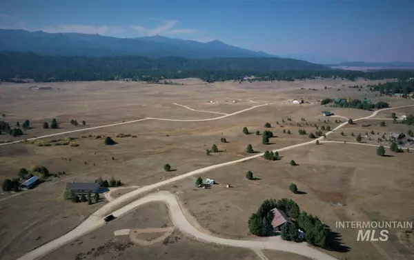 Cascade, ID 83638-0000,104 Skidoo Place