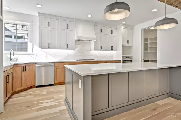 3122 W Hidden Springs Dr, Boise, ID 83714