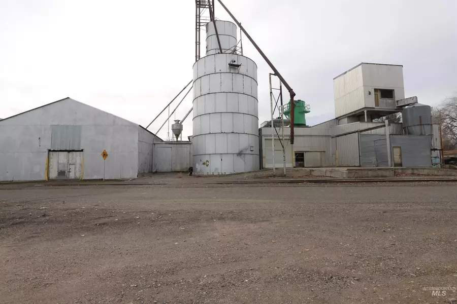 125 Howard Ave. N., Hazelton, ID 83335