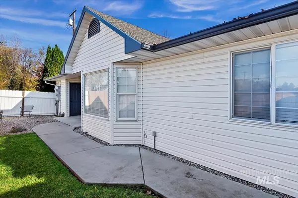 2229 S Challenger, Boise, ID 83705-3781