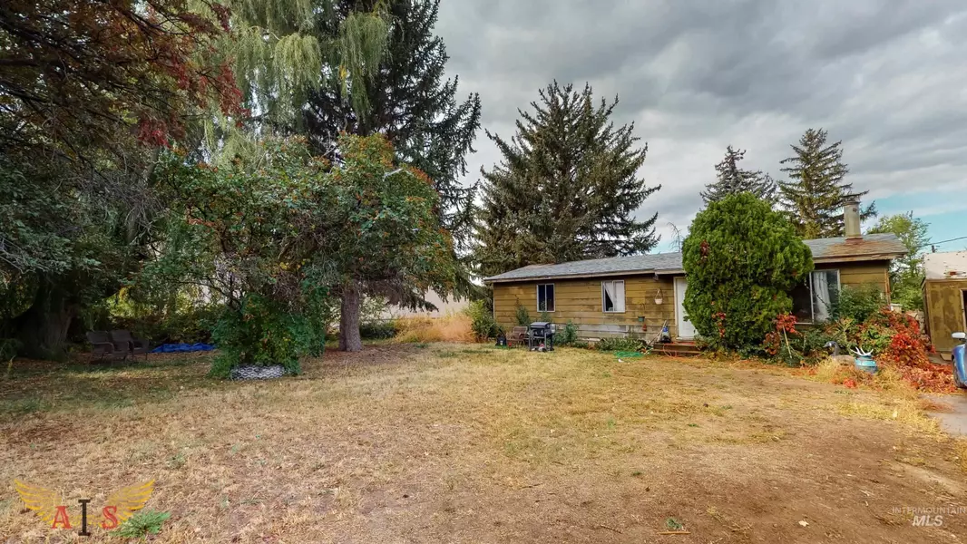 110 Park St. N, Hazelton, ID 83335