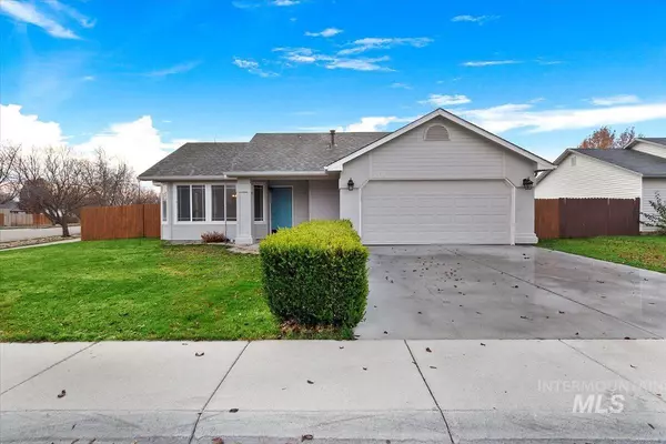 7411 E Saxton Ln, Nampa, ID 83687-9483