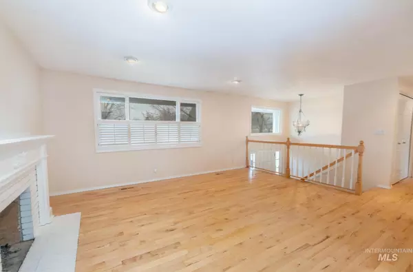 Boise, ID 83704,8621 W San Marino Dr