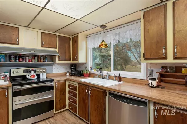 Buhl, ID 83316,4383 N 1283 E