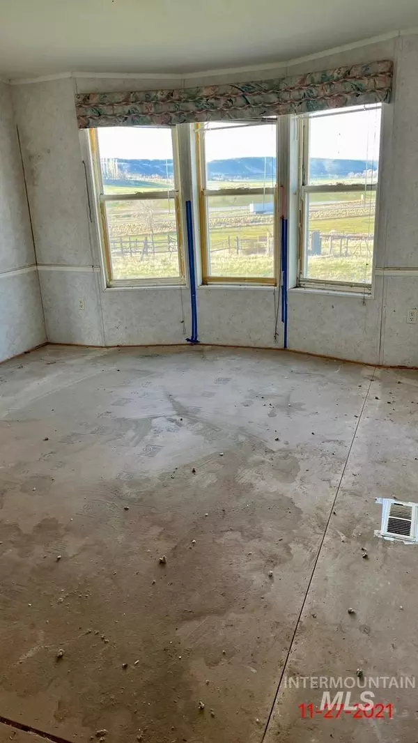 King Hill, ID 83363,5827 E Little Basin Rd