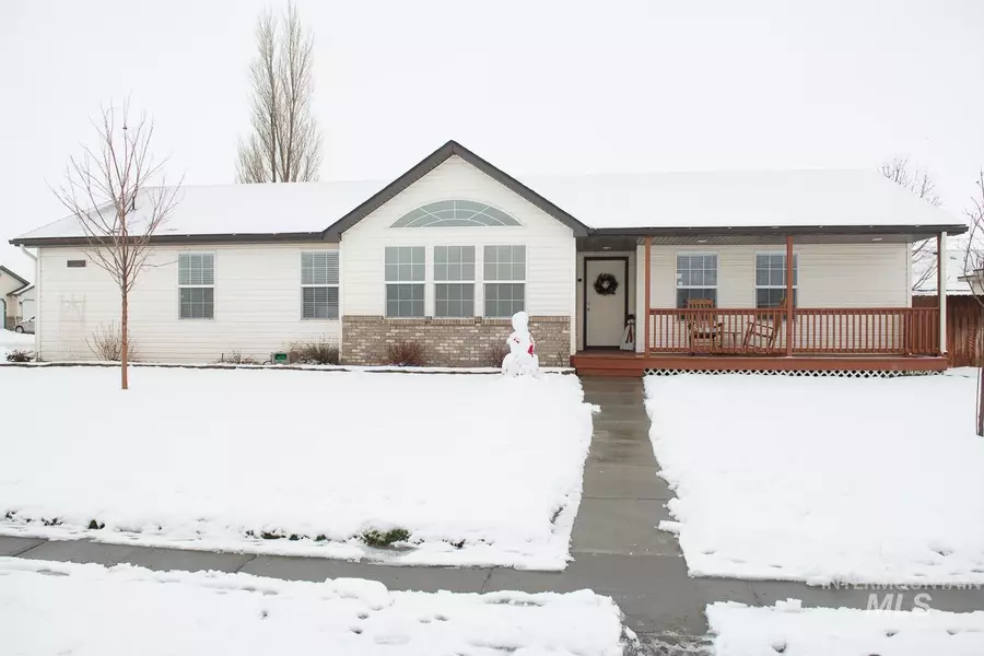 104 NE Waterloo St, Mountain Home, ID 83647