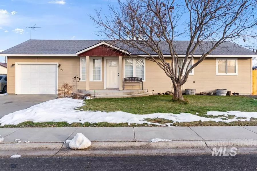 303 Walnut St, New Plymouth, ID 83655