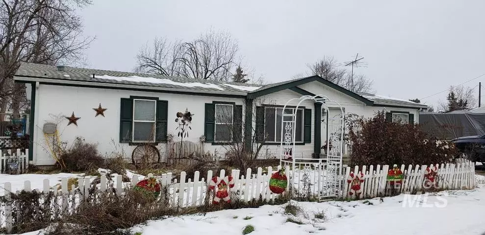 301 W Locust St, New Plymouth, ID 83655