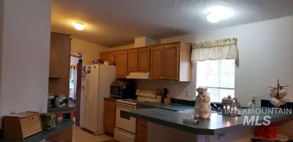 New Plymouth, ID 83655,301 W Locust St