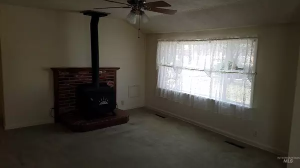 New Plymouth, ID 83655,505 S Plymouth Avenue