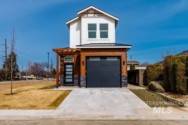 8960 W Midland St, Boise, ID 83704