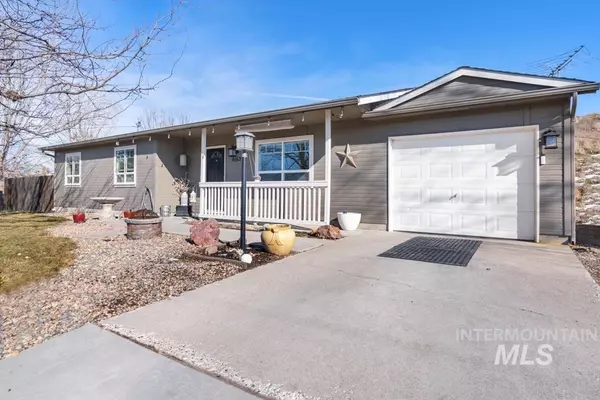 6162 SE 4th, New Plymouth, ID 83655