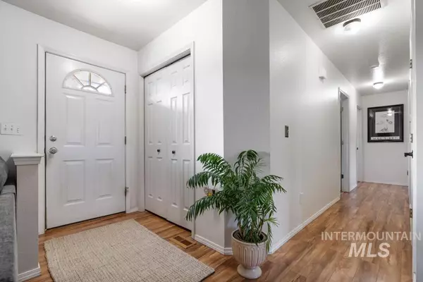 New Plymouth, ID 83655,6162 SE 4th