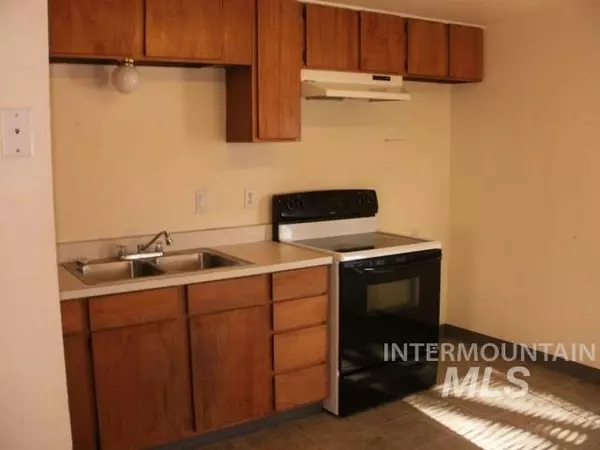 New Plymouth, ID 83655,212 SE Blvd