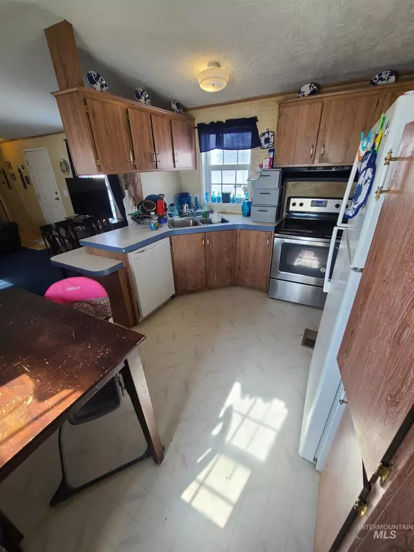 Castleford, ID 83321,351 Oak