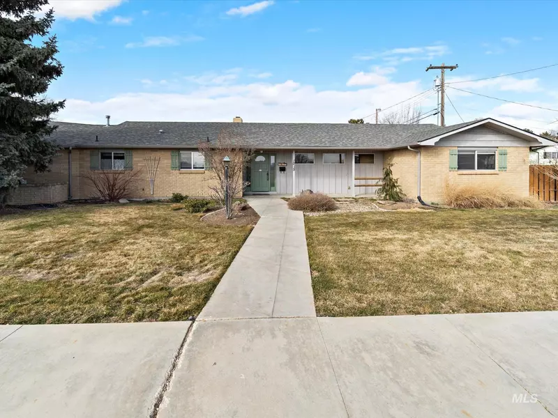 1015 S Canyon, Nampa, ID 83686