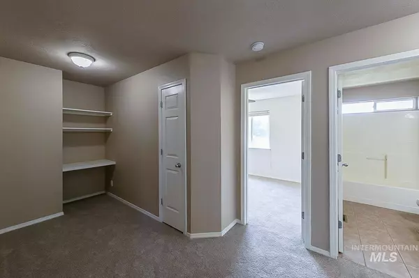 Kuna, ID 83634,1499 W Crenshaw