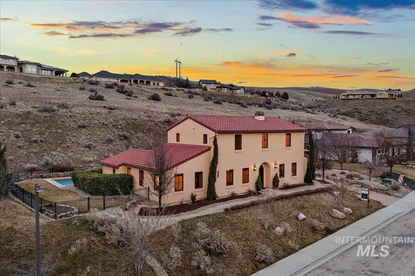 490 N Strata Via Way, Boise, ID 83712