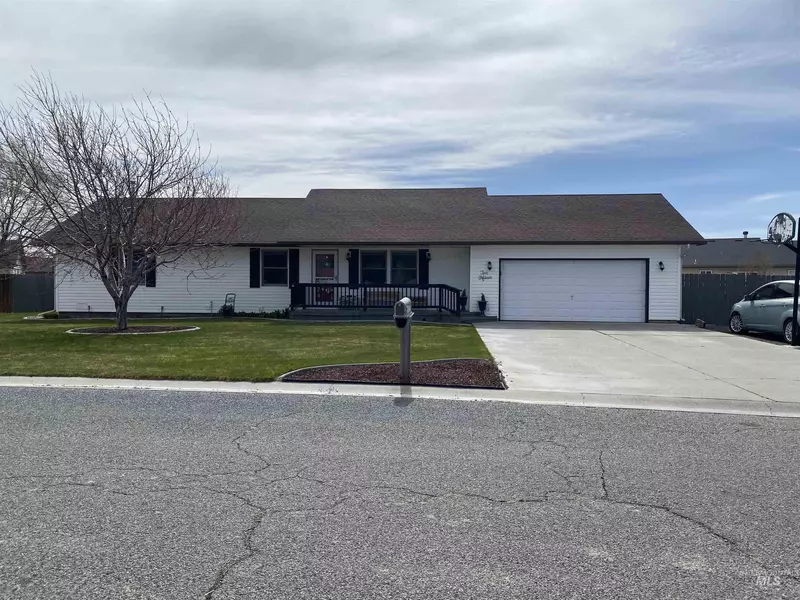 1015 W 5th St, Filer, ID 83328