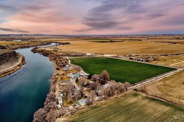 22142 River Road, Grand View, ID 83624