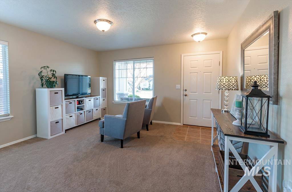 Kuna, ID 83634,453 E Chapparosa Dr.