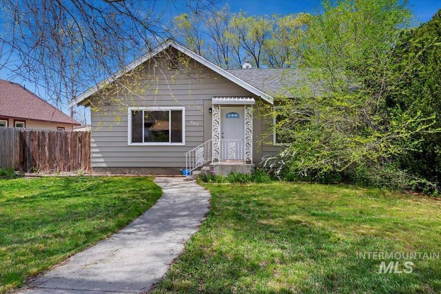 605 N Marteeson Ave, Kuna, ID 83634