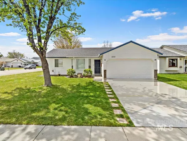 1251 N Chalmers Ave, Kuna, ID 83634