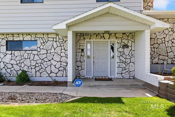 Buhl, ID 83316,1027 Clear Creek Dr