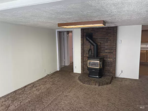 Buhl, ID 83316,725 9th Ave N