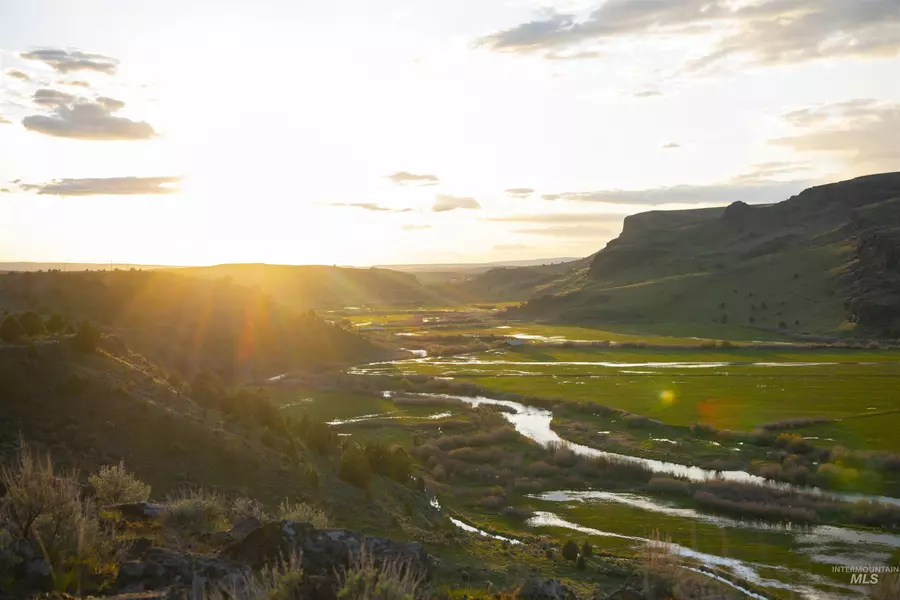 S Mountain Road, Jordan Valley, OR 97910