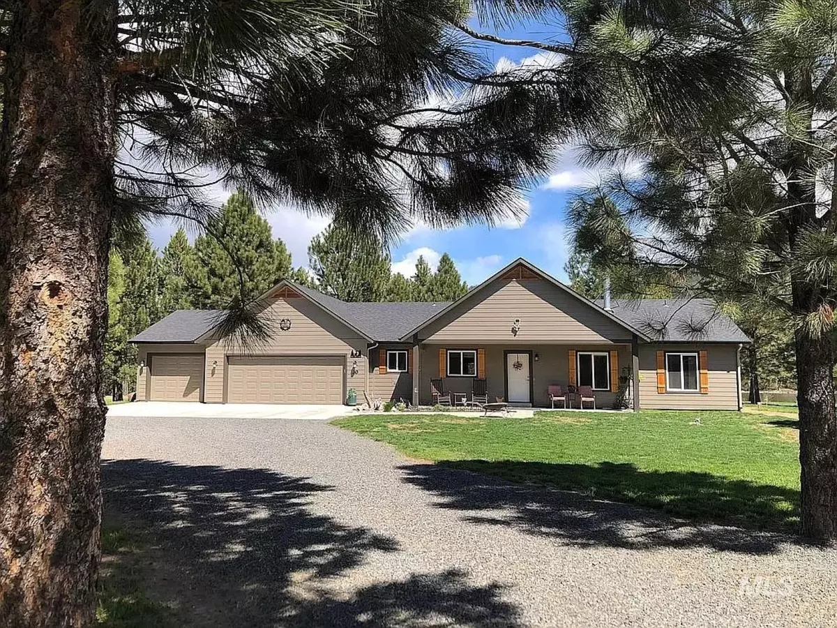 Cascade, ID 83611,30 Willow Way