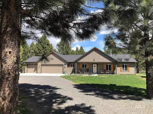 30 Willow Way, Cascade, ID 83611