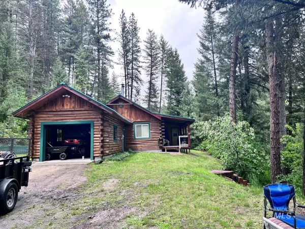 8 Paradise Pl, Garden Valley, ID 83622