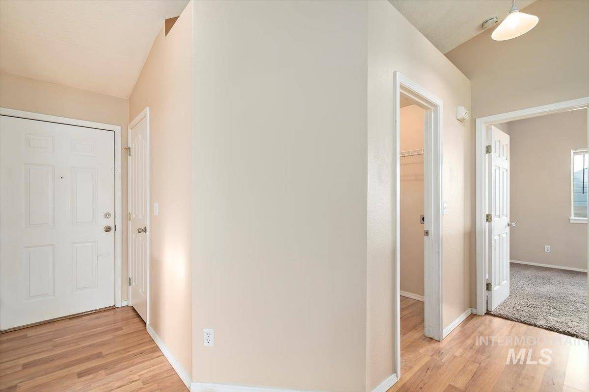 Kuna, ID 83634,284 W Hesston St.