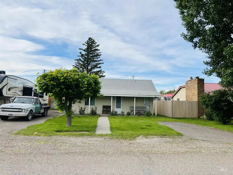 109 E Clark Street, Paul, ID 83347