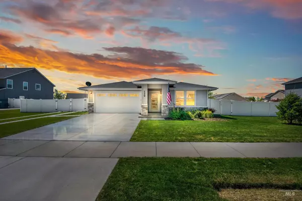 129 Voyager St, Middleton, ID 83644