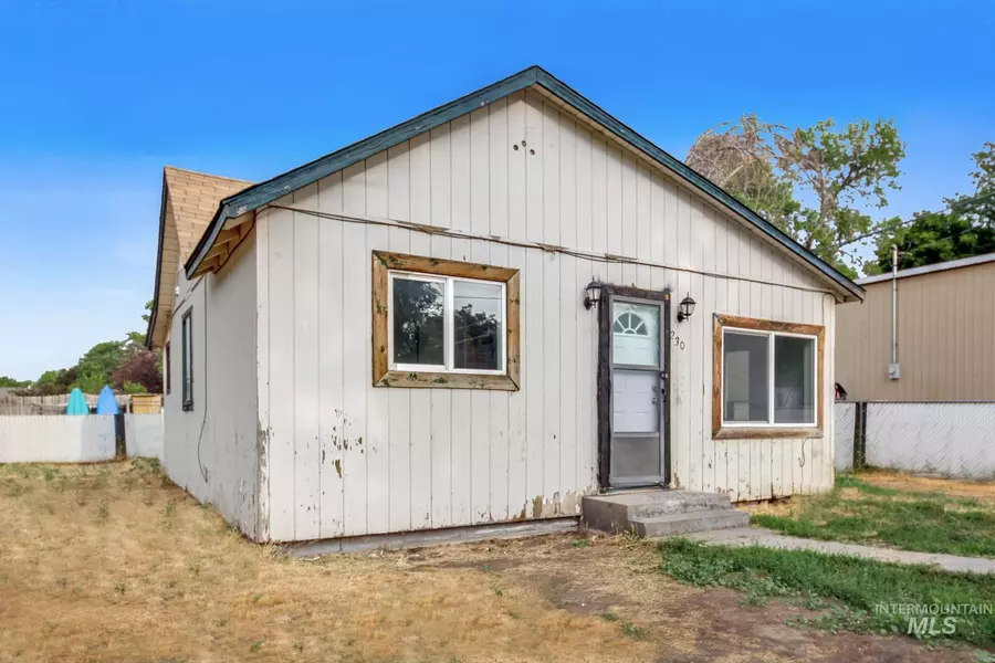 230 N Shoshone St, Wendell, ID 83355