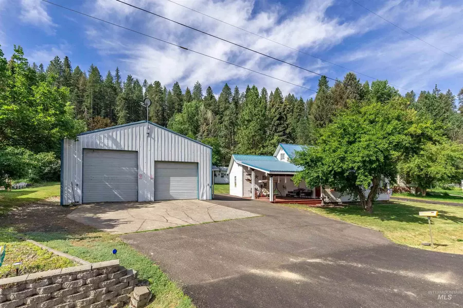 801 S Front St, Troy, ID 83871