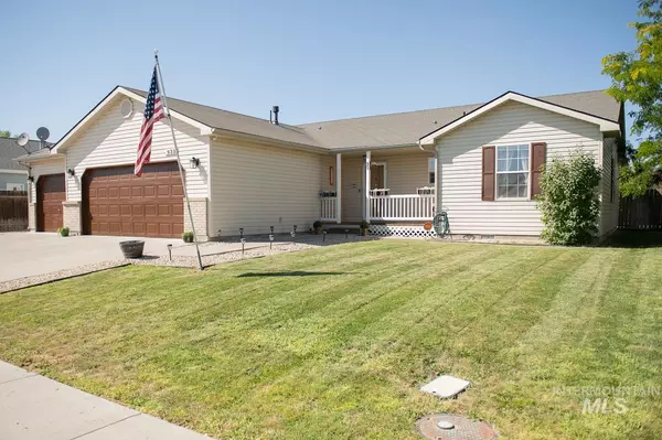 Mountain Home, ID 83647,935 Julia St